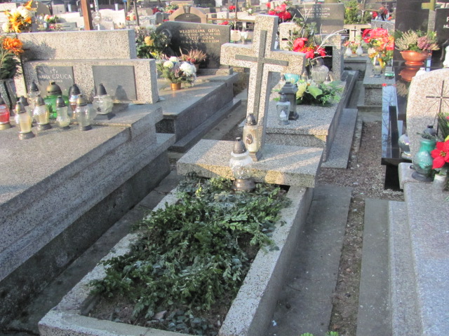 Kinga Konopka 1972 Wieliczka - Grobonet - Wyszukiwarka osób pochowanych